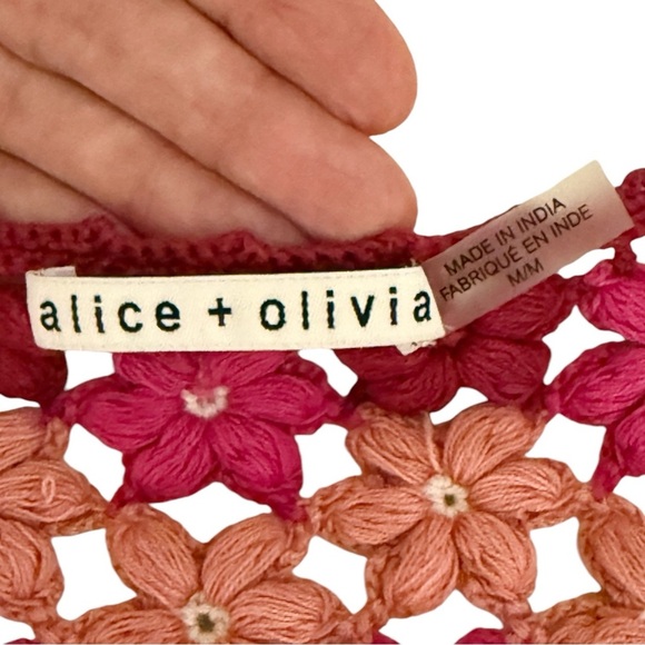 Alice + Olivia Anderson Cropped Floral Crochet Cardigan Sweater Size Medium - Picture 4 of 12